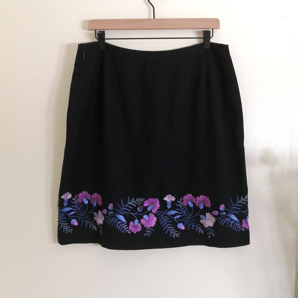 LOFT Wool Blend Embroidered‎ Skirt Black/Purple/Blue Size 14P